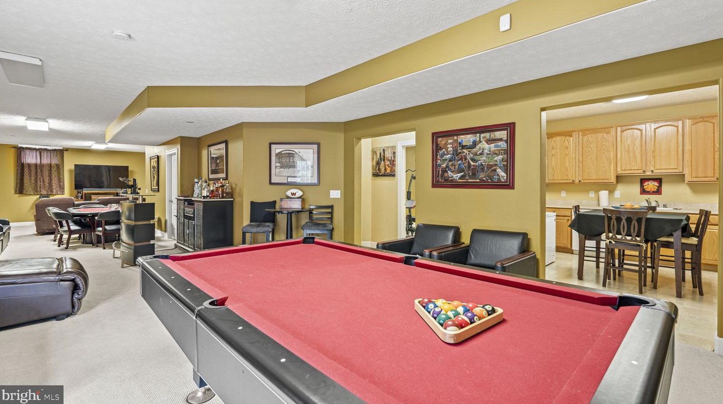 2 Towering Oaks Dr, Fredericksburg VA  22405-8732 exterior