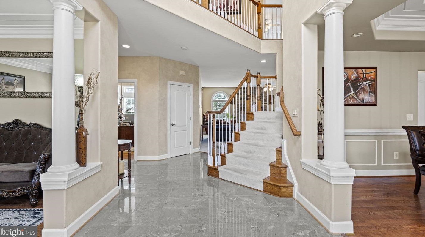 2 Towering Oaks Dr, Fredericksburg VA  22405-8732 exterior