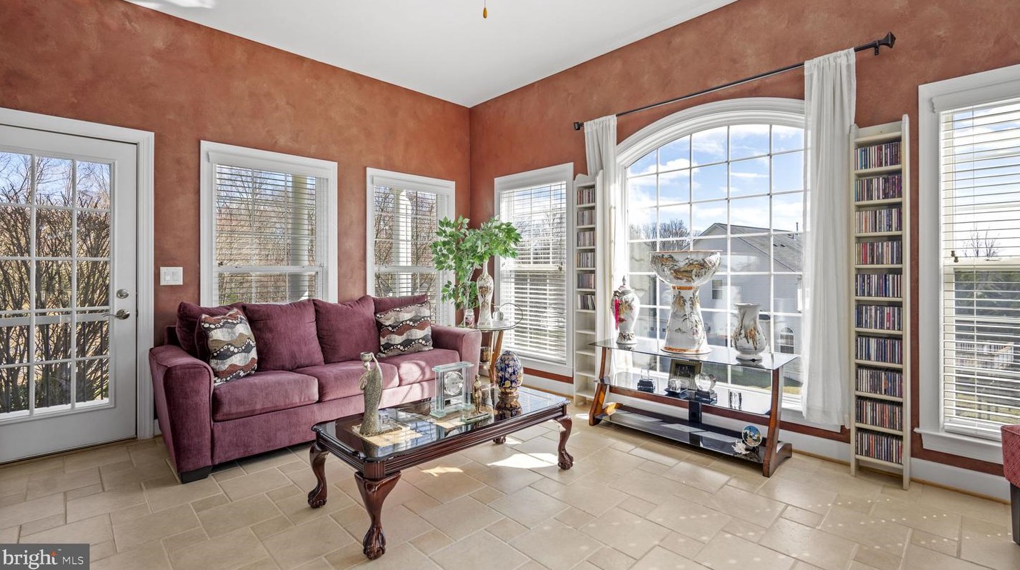 2 Towering Oaks Dr, Fredericksburg VA  22405-8732 exterior