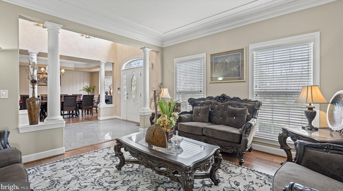 2 Towering Oaks Dr, Fredericksburg VA  22405-8732 exterior