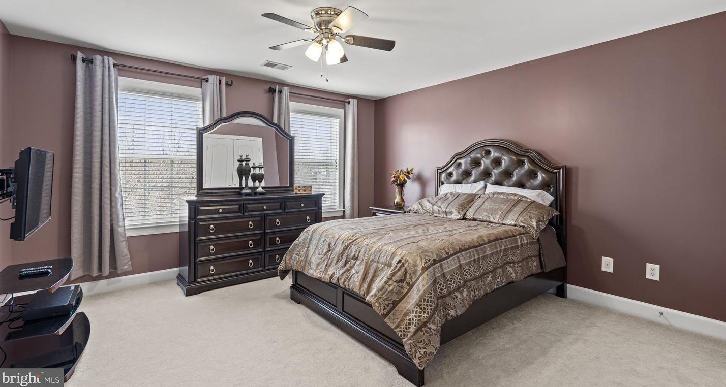 2 Towering Oaks Dr, Fredericksburg VA  22405-8732 exterior