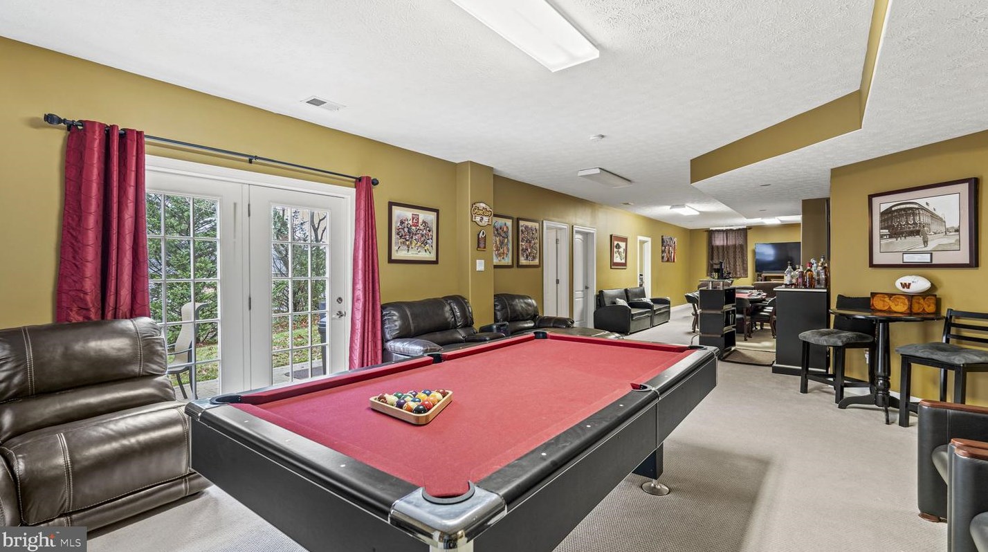 2 Towering Oaks Dr, Fredericksburg VA  22405-8732 exterior