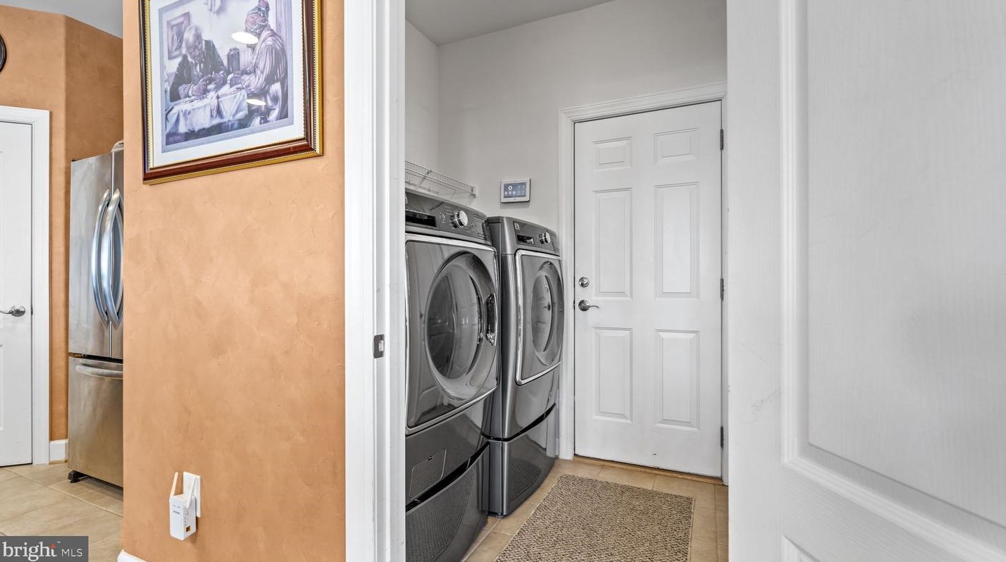 2 Towering Oaks Dr, Fredericksburg VA  22405-8732 exterior