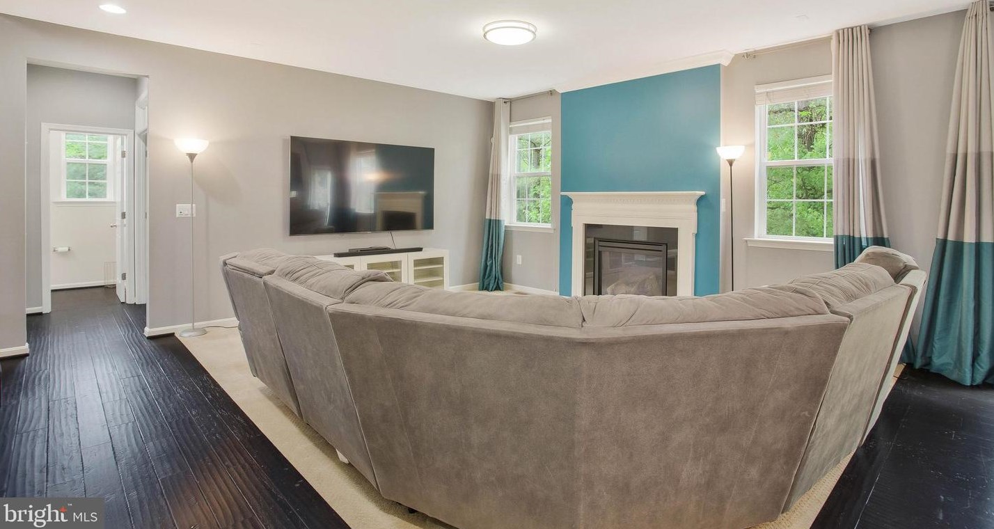 24 Aster Ln, Stafford VA 22554-5044 exterior