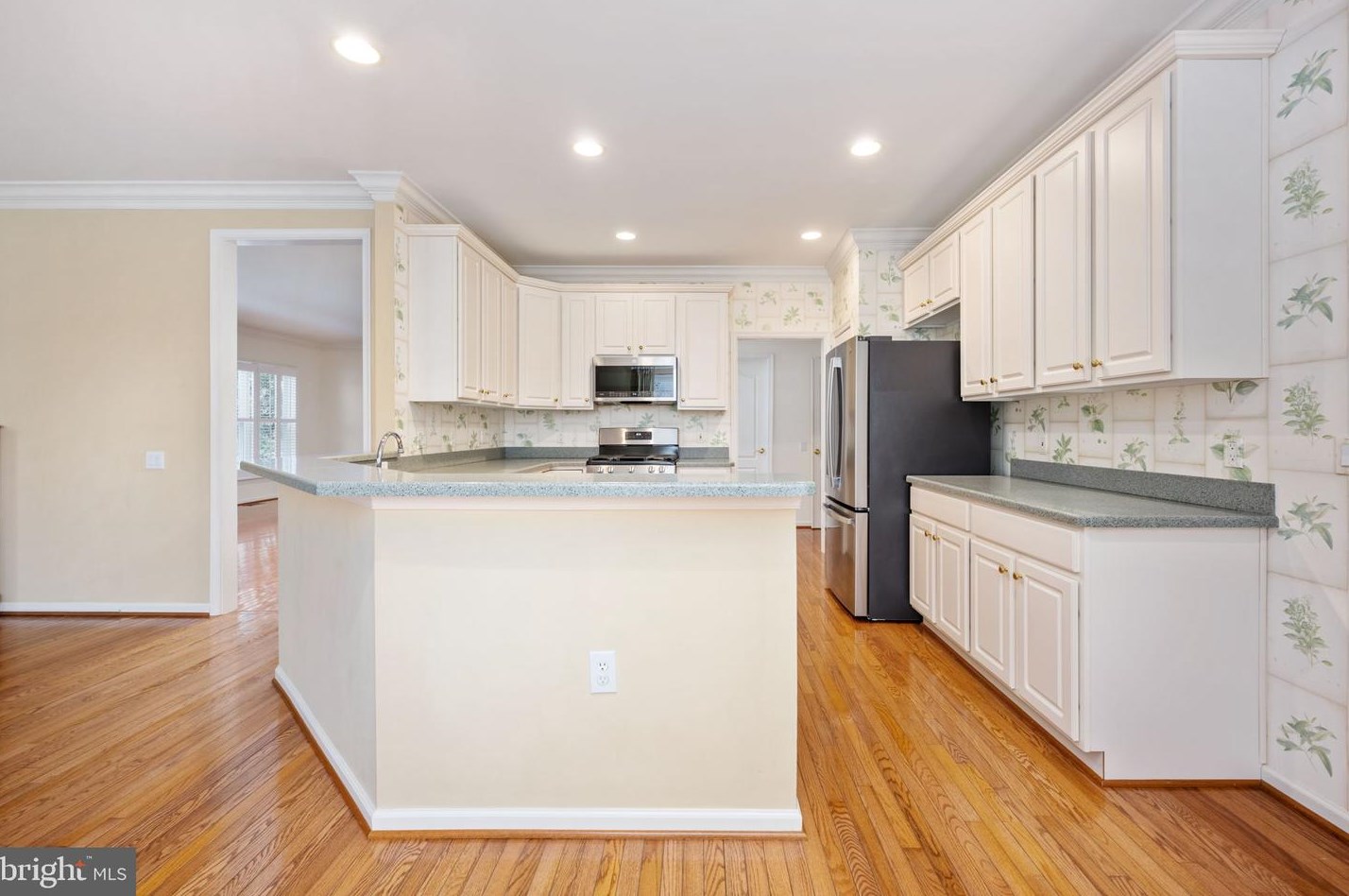 2 Linden Dr, Fredericksburg VA  22406-7494 exterior