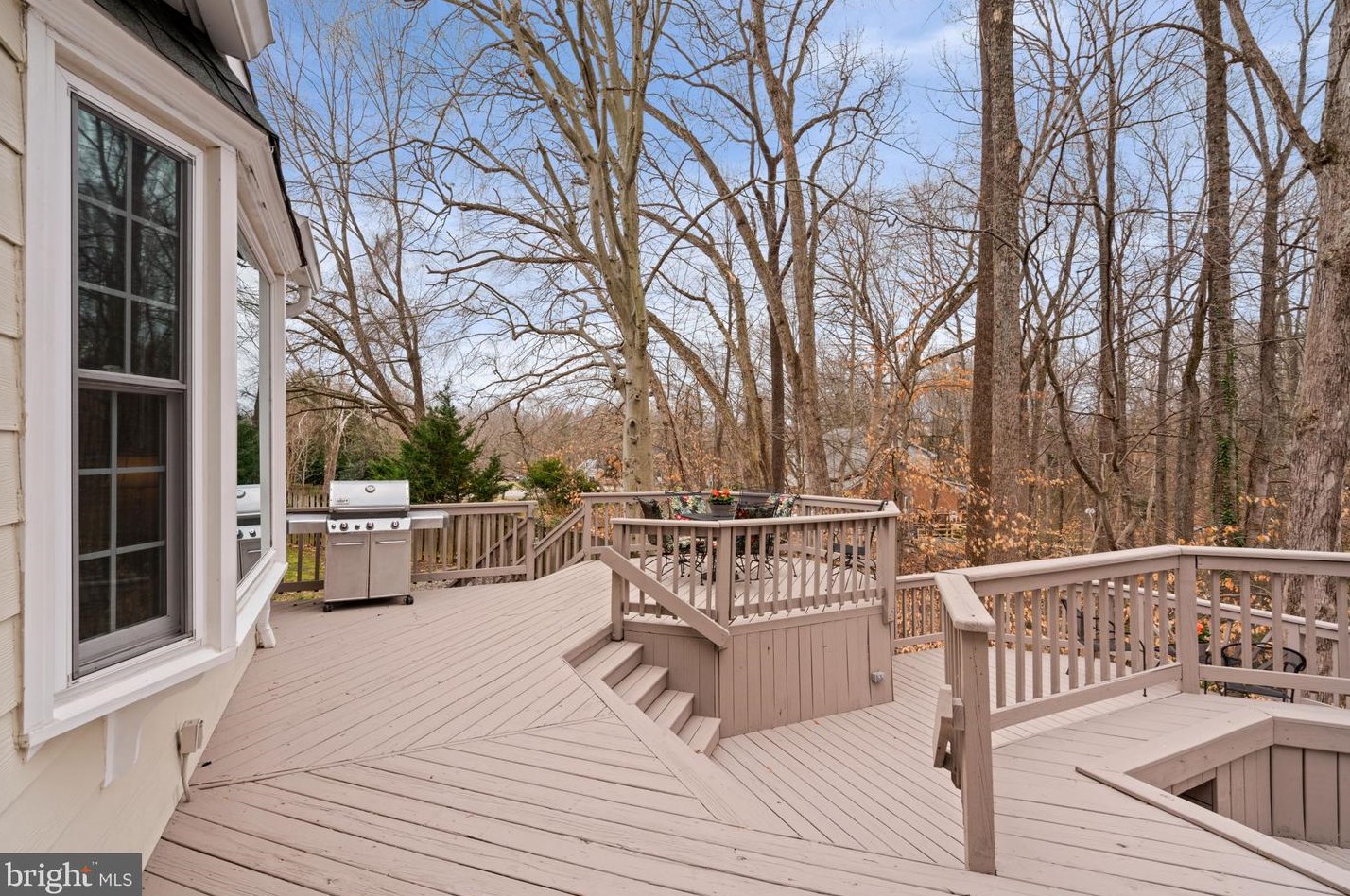 601 Lendall Ln, Fredericksburg VA  22405-2330 exterior