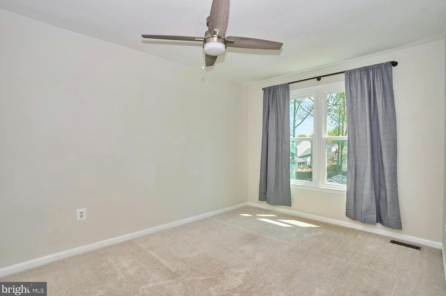 11 Boyd Dr, Stafford VA  22556-1887 exterior