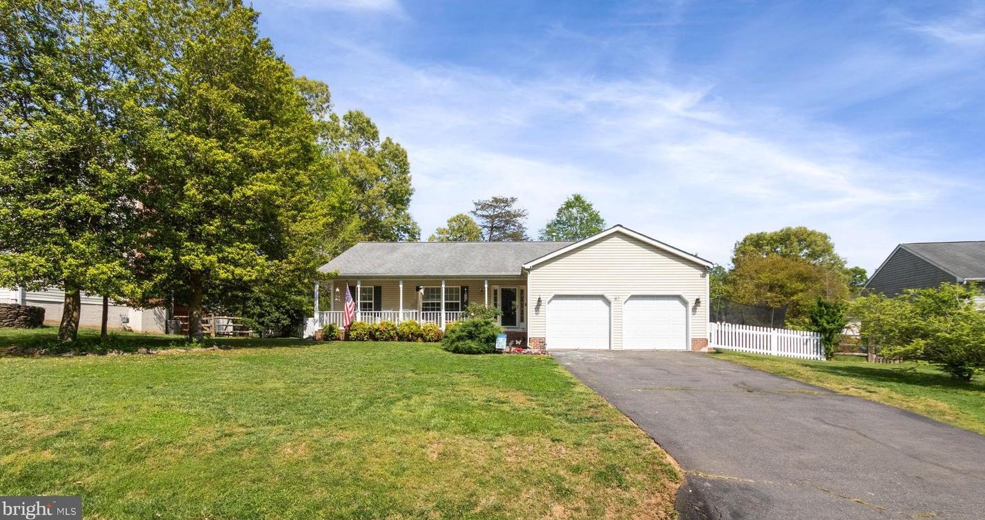 67 Melanie Hollow Ln, Fredericksburg VA  22405-2862 exterior