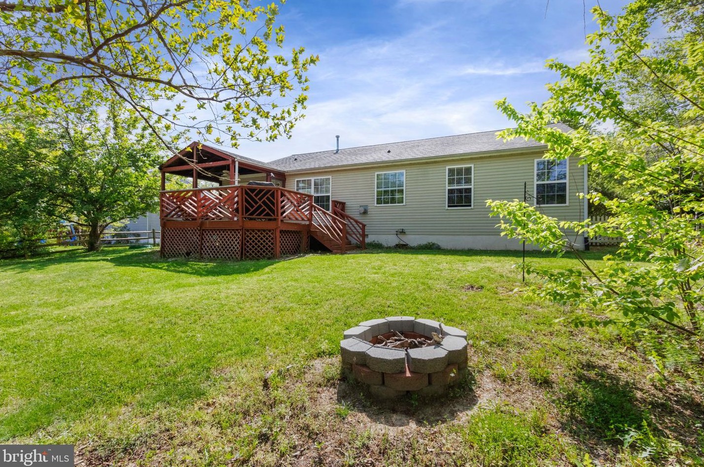 67 Melanie Hollow Ln, Fredericksburg VA  22405-2862 exterior