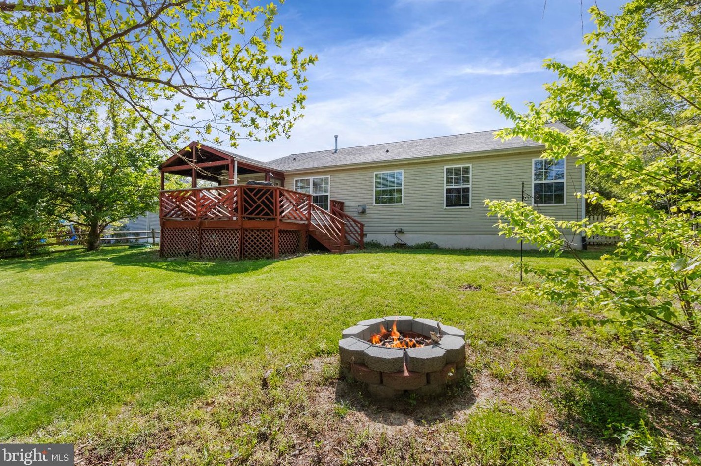 67 Melanie Hollow Ln, Fredericksburg VA  22405-2862 exterior