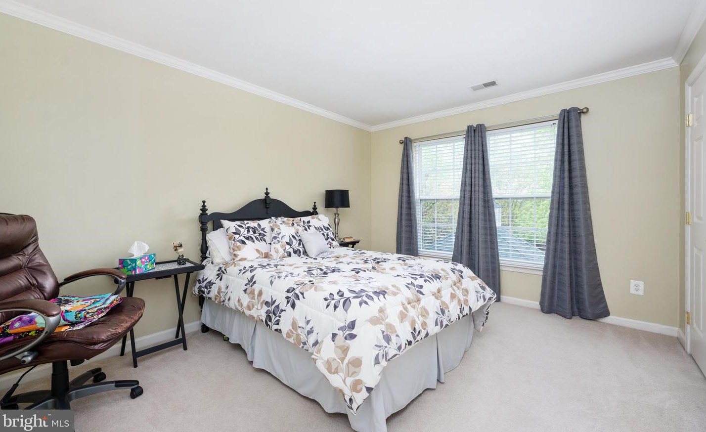 2 Kinross Dr, Stafford VA 22554-6579 exterior