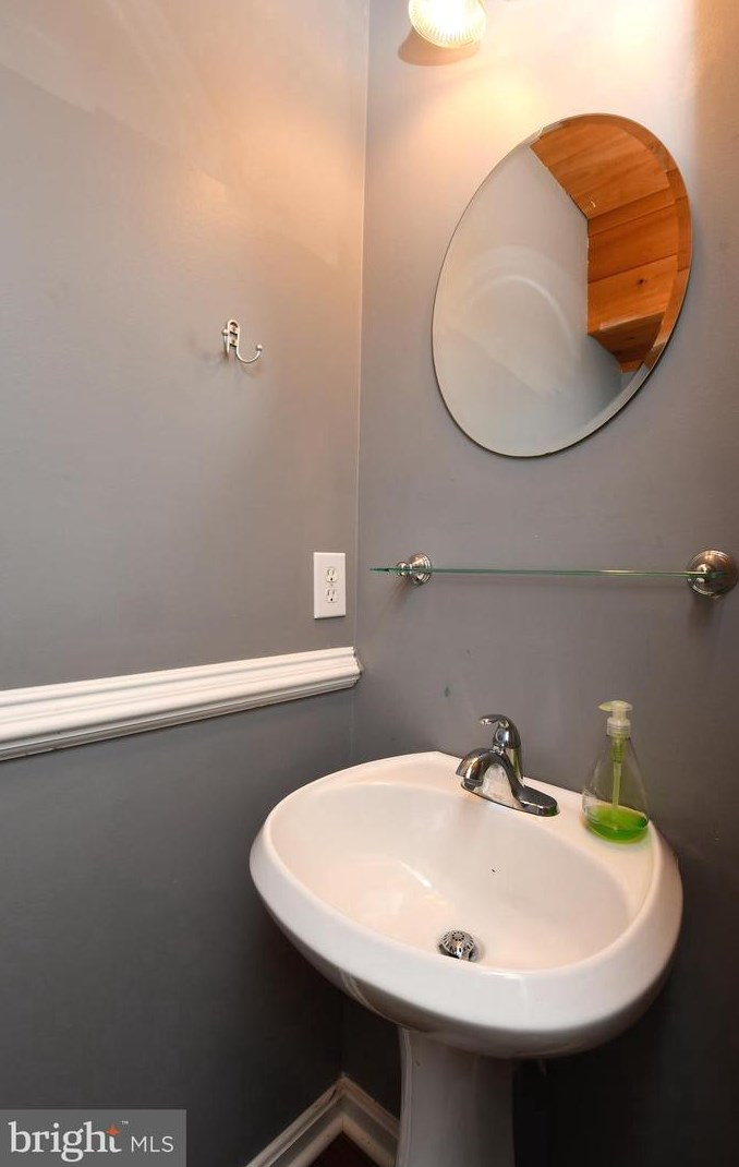 102 Gettysburg Ct, Stafford VA 22554-8473 exterior