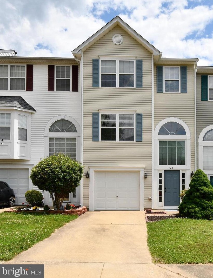 102 Gettysburg Ct, Stafford VA 22554-8473 exterior