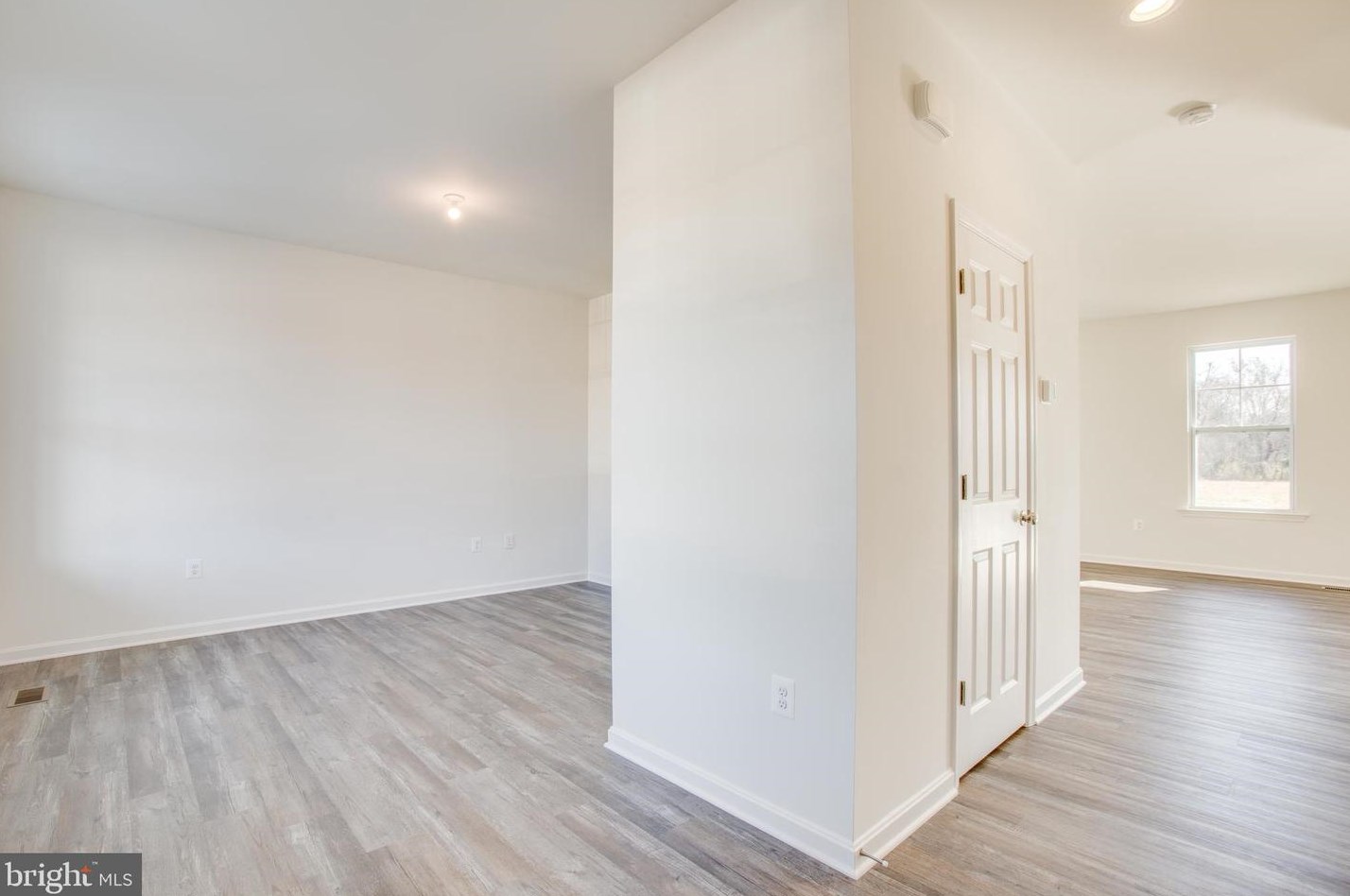 2107 Warrenton Rd, Fredericksburg VA  22406-4825 exterior