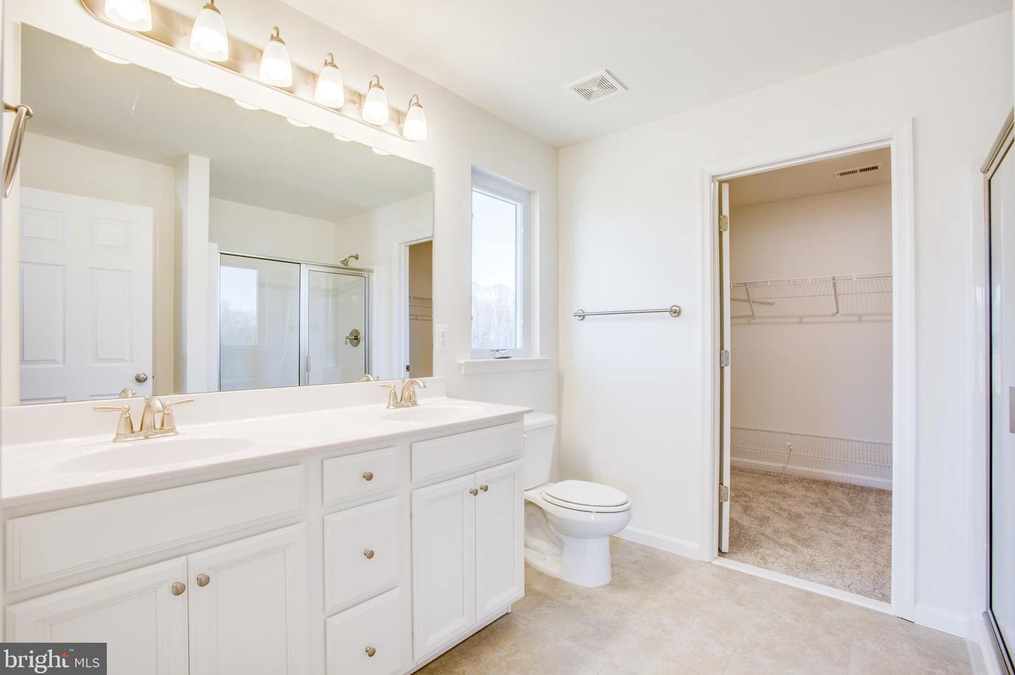 2107 Warrenton Rd, Fredericksburg VA  22406-4825 exterior