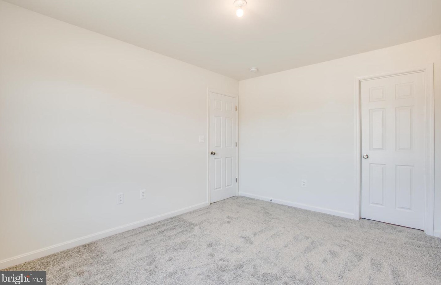 2107 Warrenton Rd, Fredericksburg VA  22406-4825 exterior