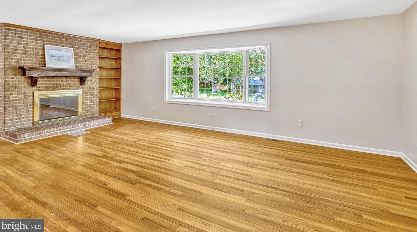 1103 Harbour Dr, Stafford VA 22554-1926 exterior