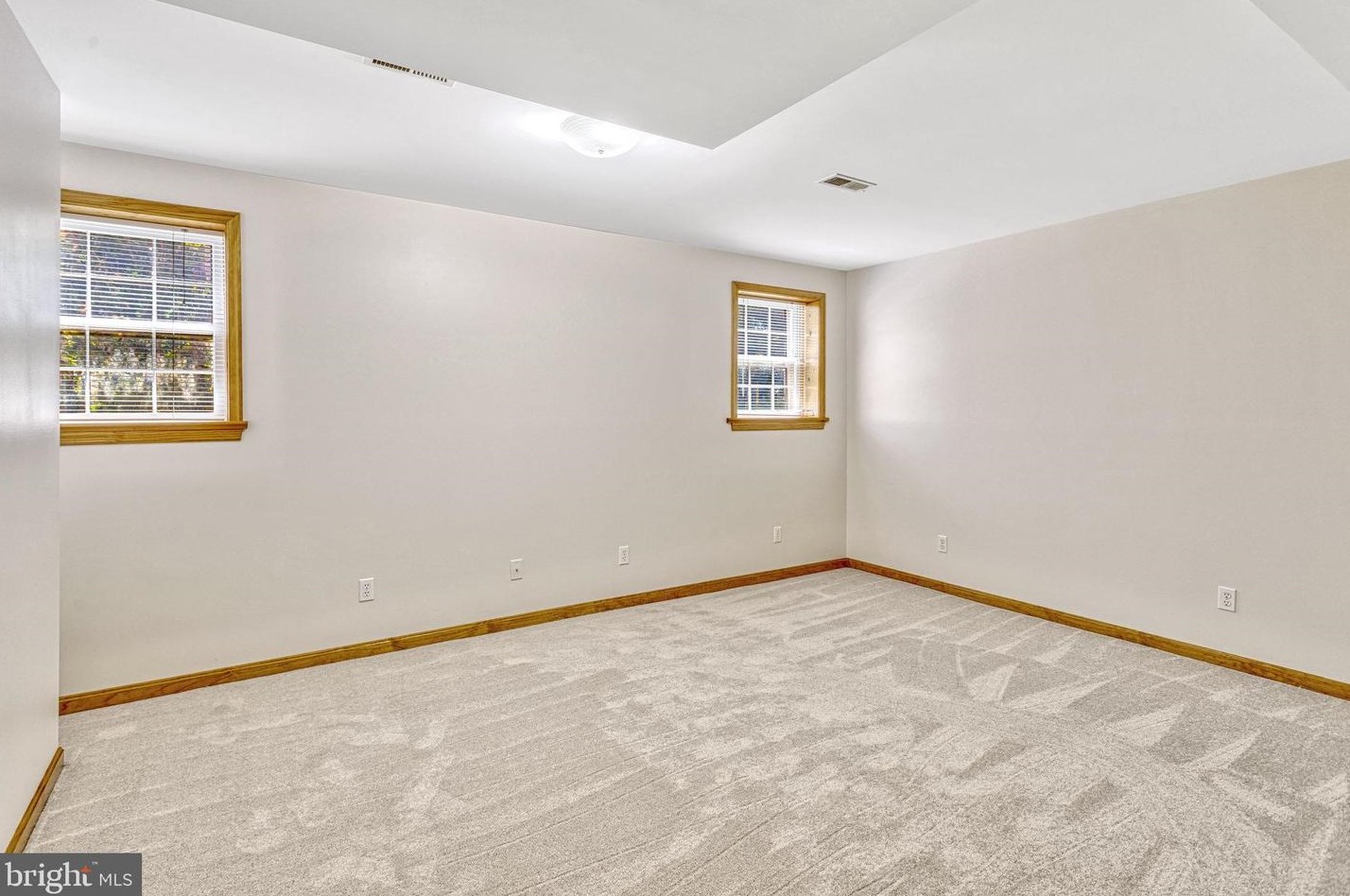 1103 Harbour Dr, Stafford VA 22554-1926 exterior