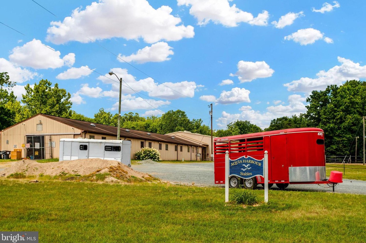 1103 Harbour Dr, Stafford VA 22554-1926 exterior