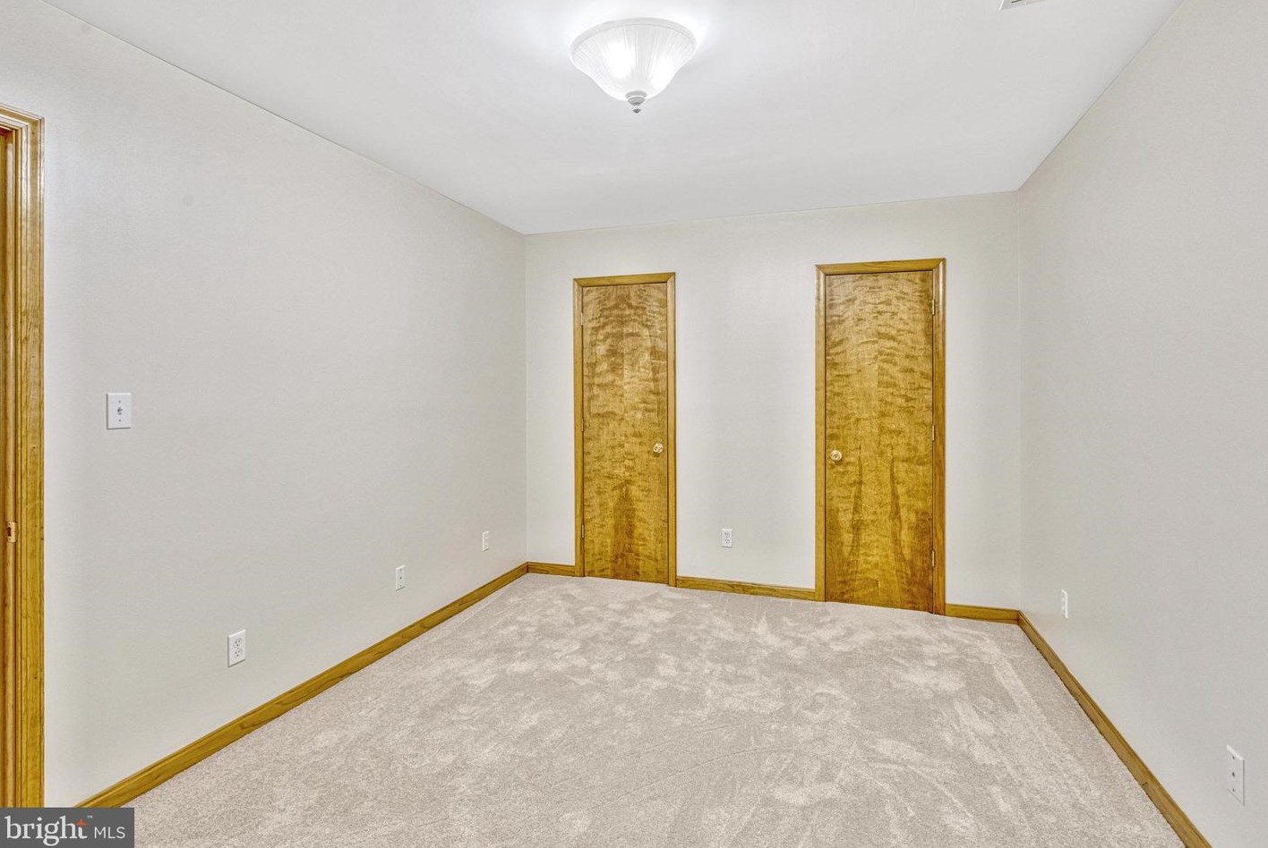 1103 Harbour Dr, Stafford VA 22554-1926 exterior