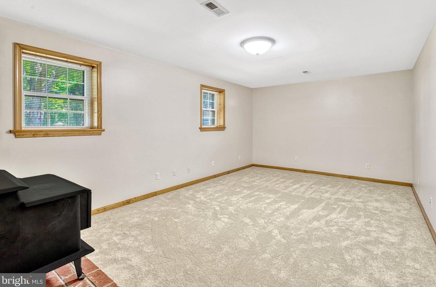 1103 Harbour Dr, Stafford VA 22554-1926 exterior