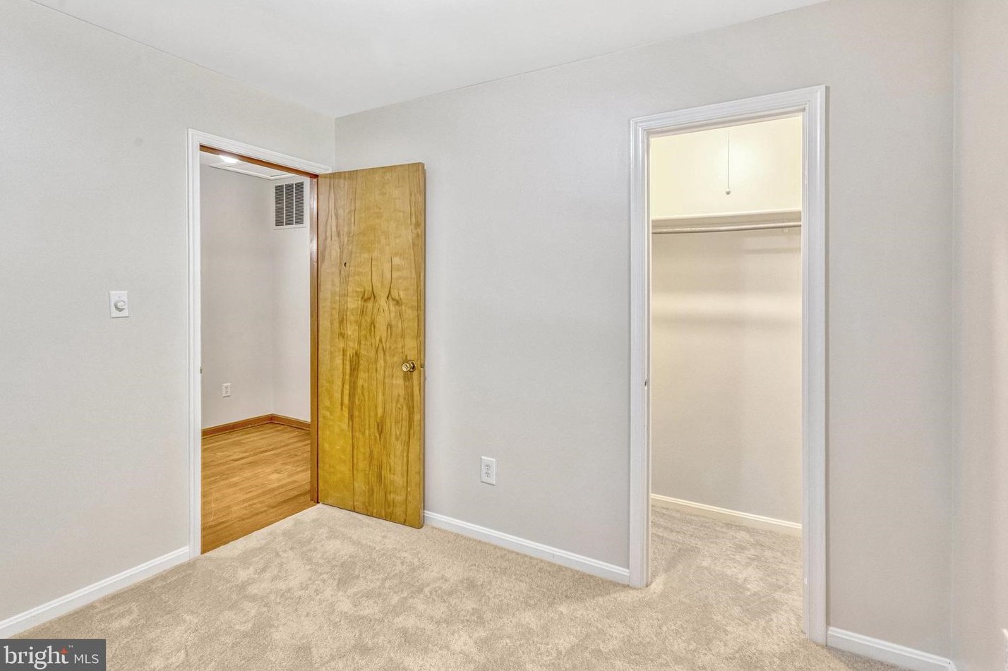 1103 Harbour Dr, Stafford VA 22554-1926 exterior