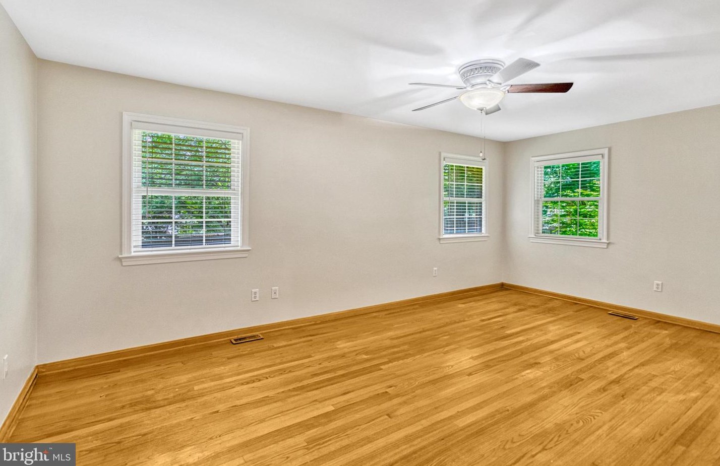 1103 Harbour Dr, Stafford VA 22554-1926 exterior