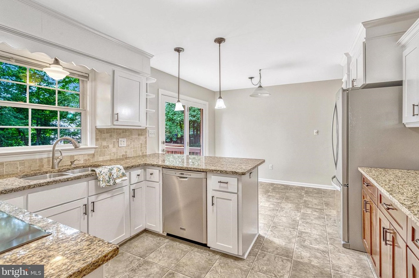 1103 Harbour Dr, Stafford VA 22554-1926 exterior