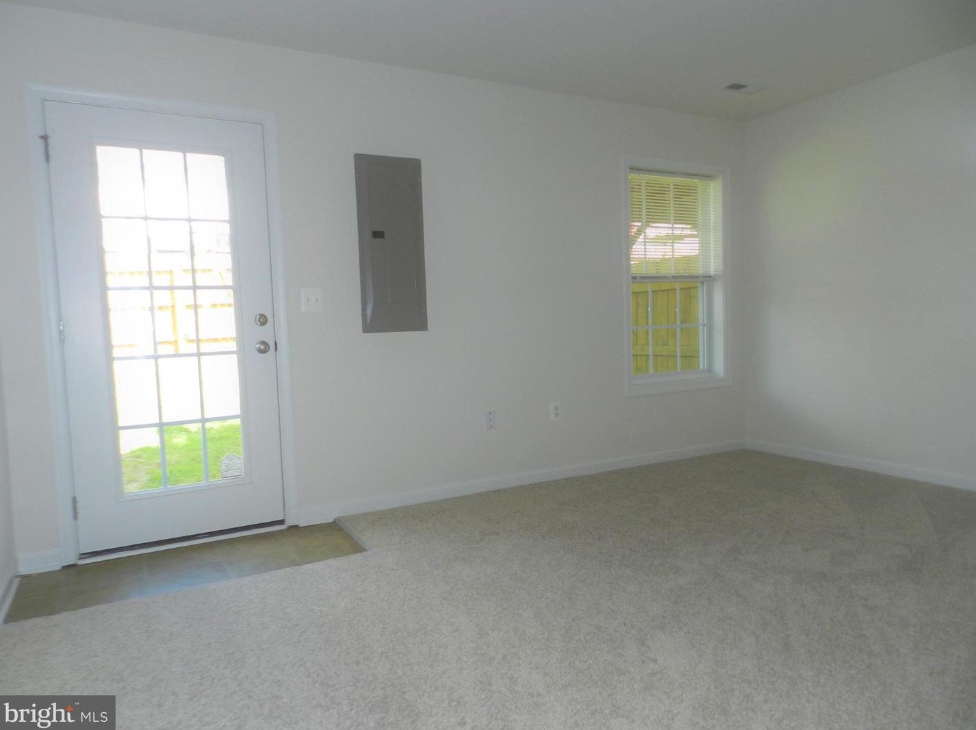 207 Dundee Pl, Fredericksburg VA  22405-2088 exterior