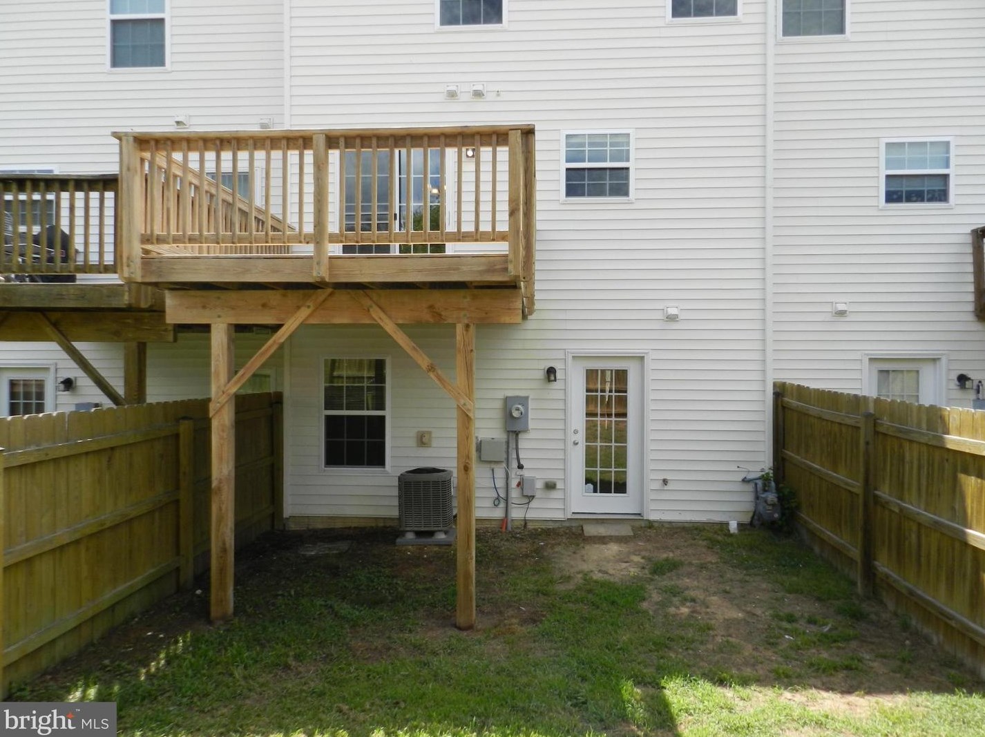 207 Dundee Pl, Fredericksburg VA  22405-2088 exterior