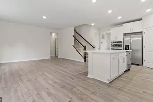 814 Long Meadow Dr, Fredericksburg, VA 22406 - Photo 3