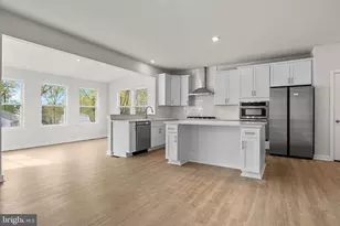 109 Hillsdale Dr, Fredericksburg, VA 22405 - Photo 5