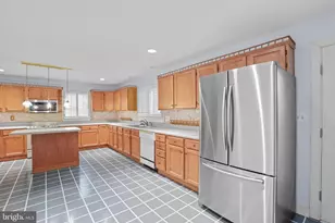 11 N Pointe Dr, Fredericksburg, VA 22405 - Photo 13