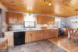 76 Grove Ln, Fredericksburg, VA 22406 - Photo 7