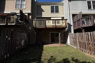 402 Batley Ct, Fredericksburg, VA 22406 - Photo 3