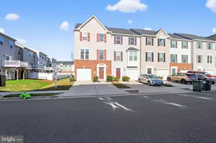 320 Streamview Dr, Fredericksburg, VA 22405 - Photo 3