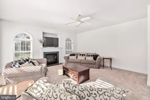 425 Gentle Breeze Cir, Fredericksburg, VA 22406 - Photo 17