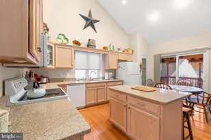 164 Bridgewater Cir, Fredericksburg, VA 22406 - Photo 17