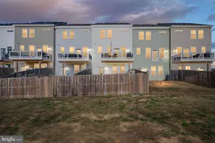 425 Snowberry Ln, Fredericksburg, VA 22405 - Photo 3