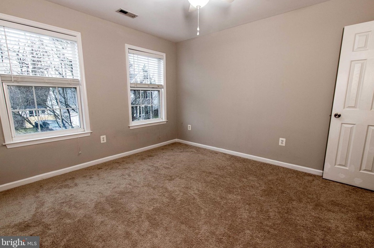 21 Bells Rdg Dr, Stafford VA 22554-8423 exterior