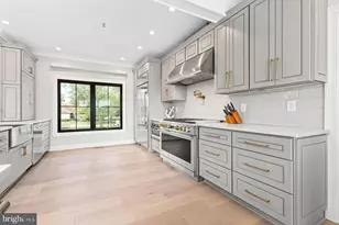 2021 Thomas Bishop Ln, Virginia Beach, VA 23454 - Photo 17