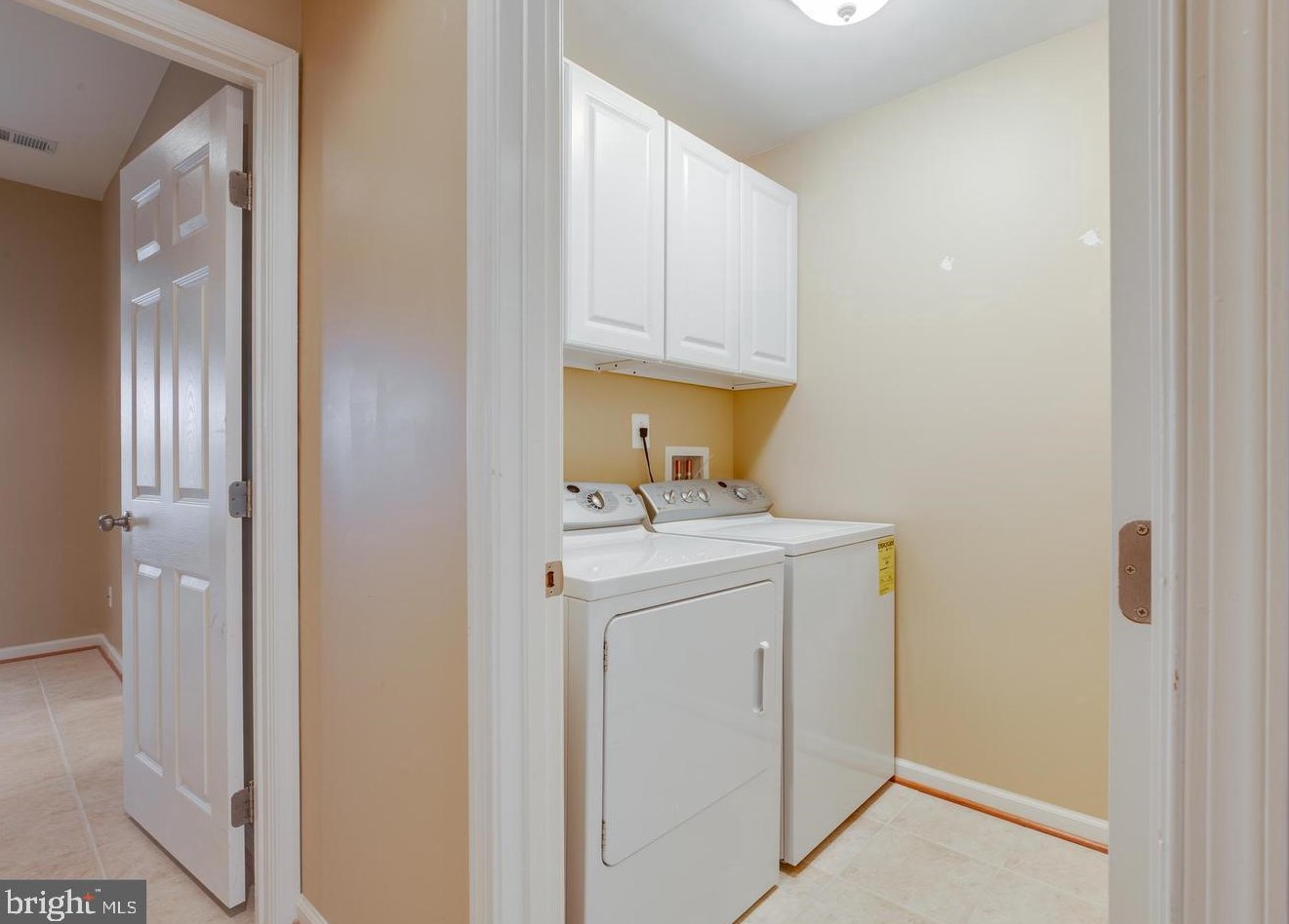210 Monroe Point Dr, Colonial Bch VA  22443-1943 exterior