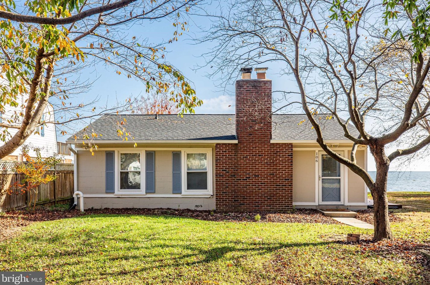 106 Shore Dr, Colonial Bch VA  22443-4346 exterior