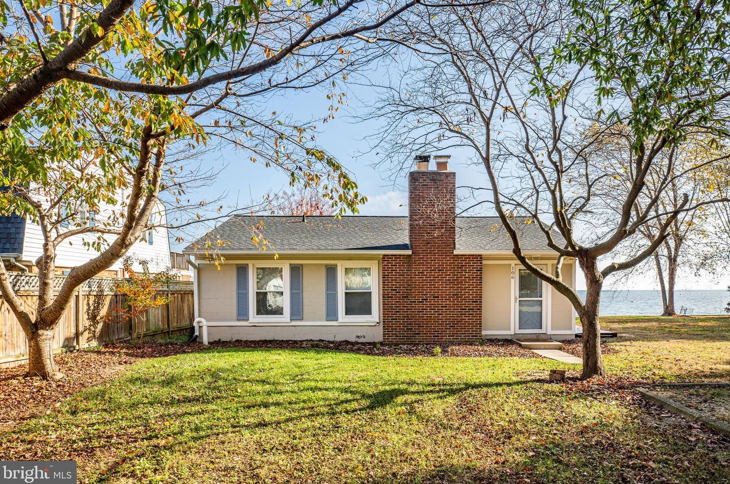 106 Shore Dr, Colonial Bch VA  22443-4346 exterior