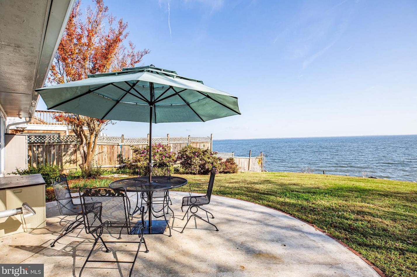 106 Shore Dr, Colonial Bch VA  22443-4346 exterior