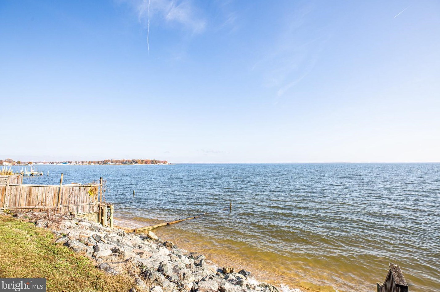 106 Shore Dr, Colonial Bch VA  22443-4346 exterior