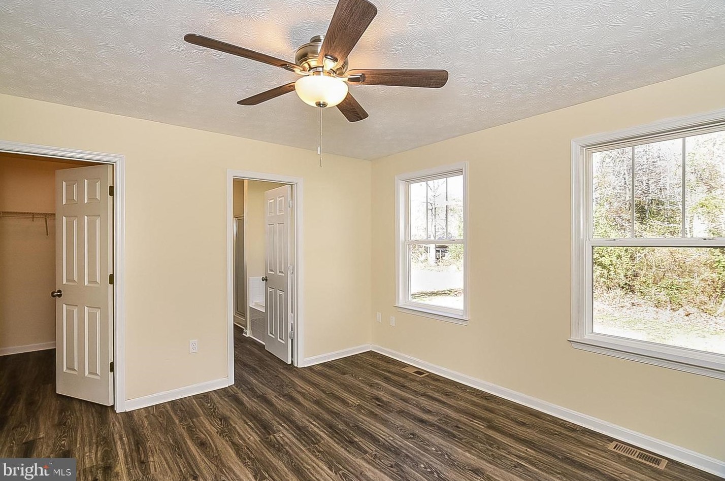 372 Monroe Dr, Colonial Bch VA  22443-4315 exterior