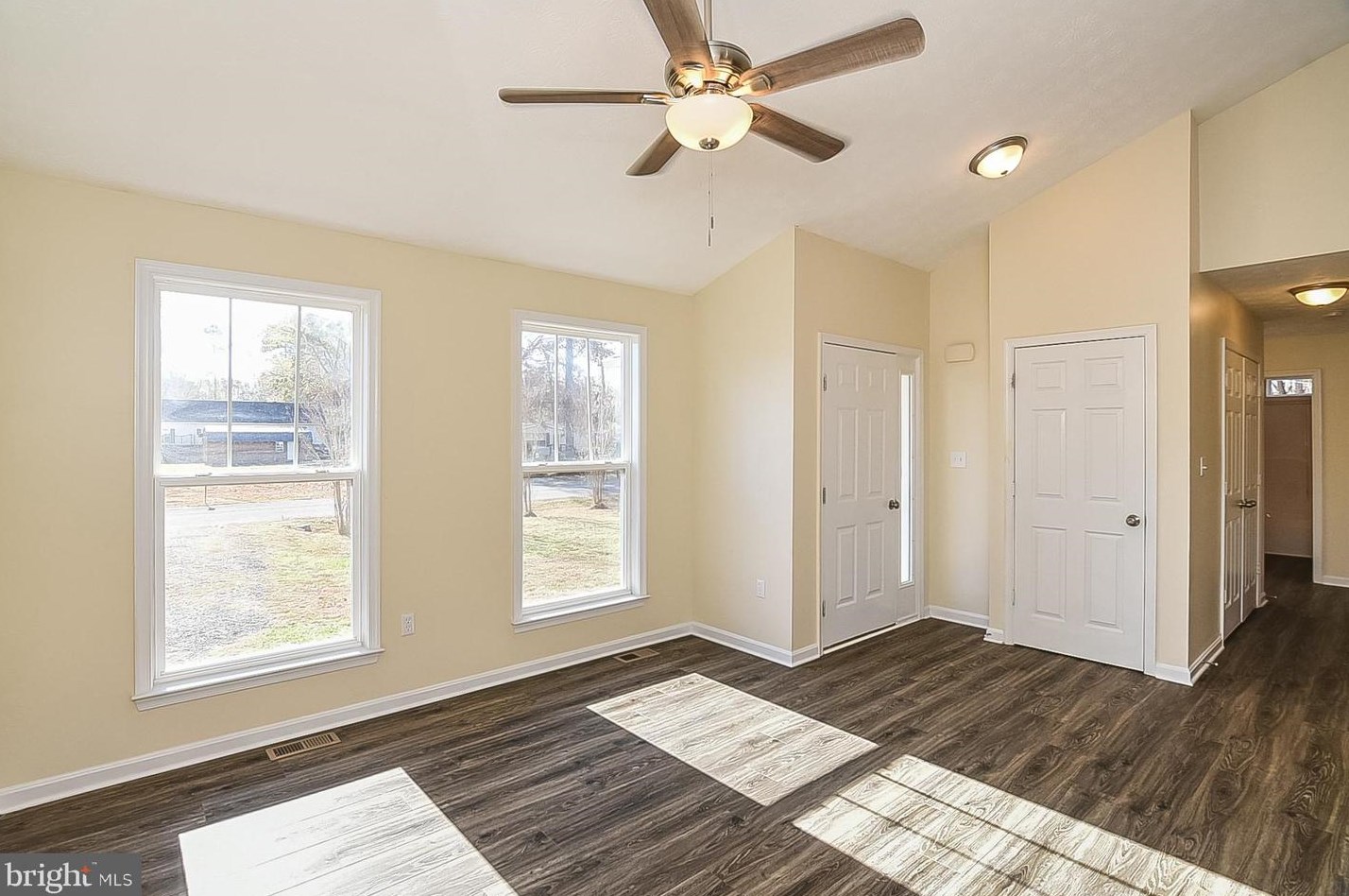 372 Monroe Dr, Colonial Bch VA  22443-4315 exterior