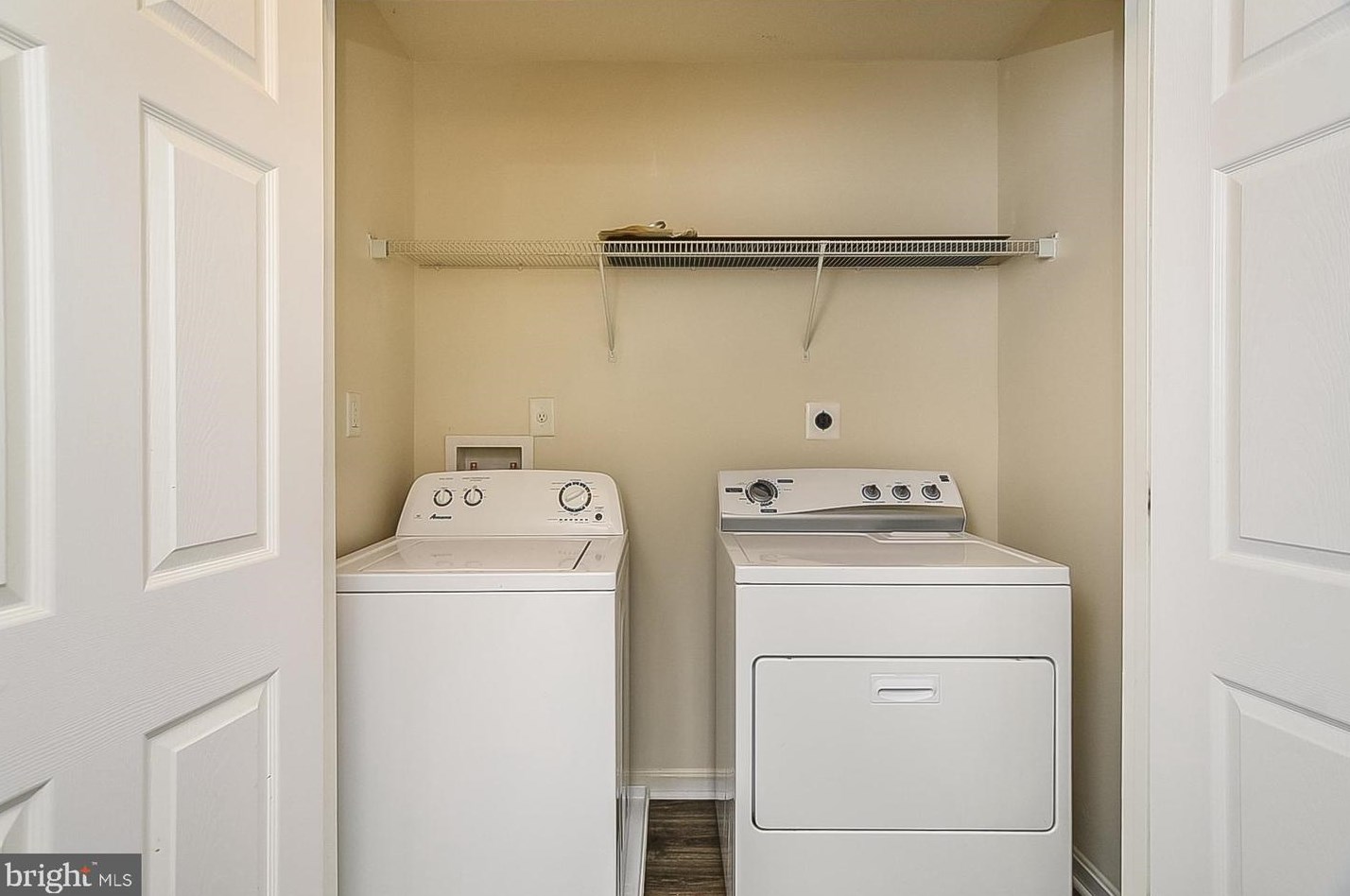 372 Monroe Dr, Colonial Bch VA  22443-4315 exterior