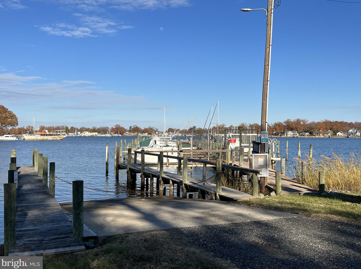 372 Monroe Dr, Colonial Bch VA  22443-4315 exterior